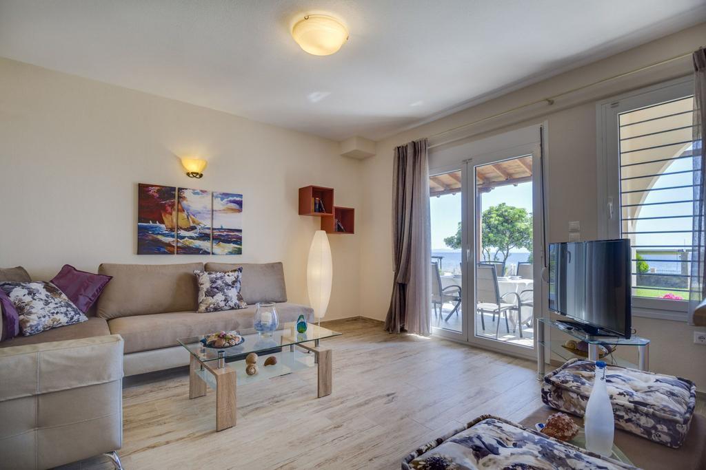 Villa Nefeli - Akti Salonikiou A Agios Nikolaos  Esterno foto