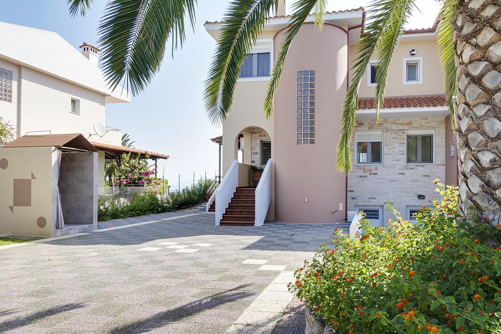Villa Nefeli - Akti Salonikiou A Agios Nikolaos  Esterno foto